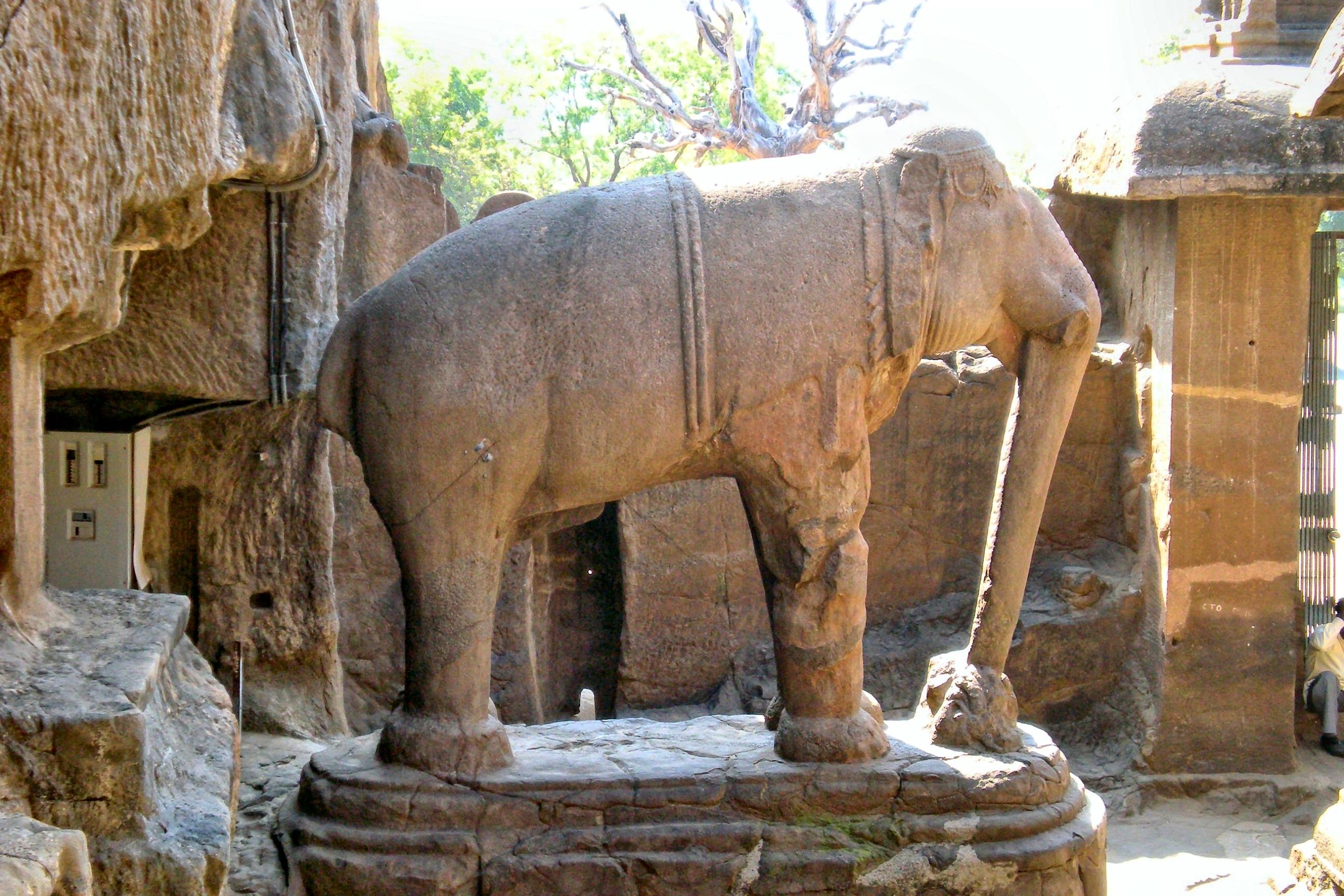 Kailasa Temple, Ellora Caves, elephant sculpture, rock-cut architecture, ancient India, Lord Shiva, Rashtrakuta dynasty, Ellora Caves sculptures, monolithic architecture, Indian art.